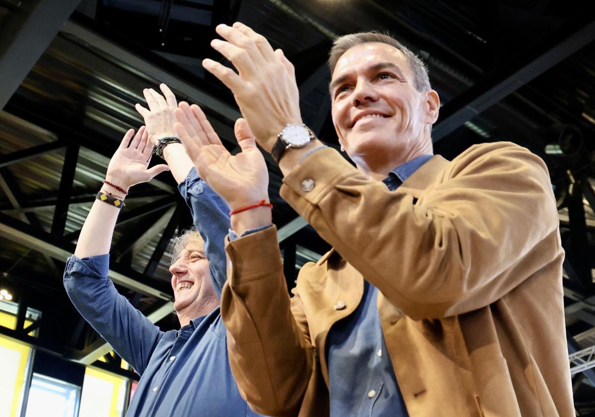 Imagen principal - Acto del PSOE en León.